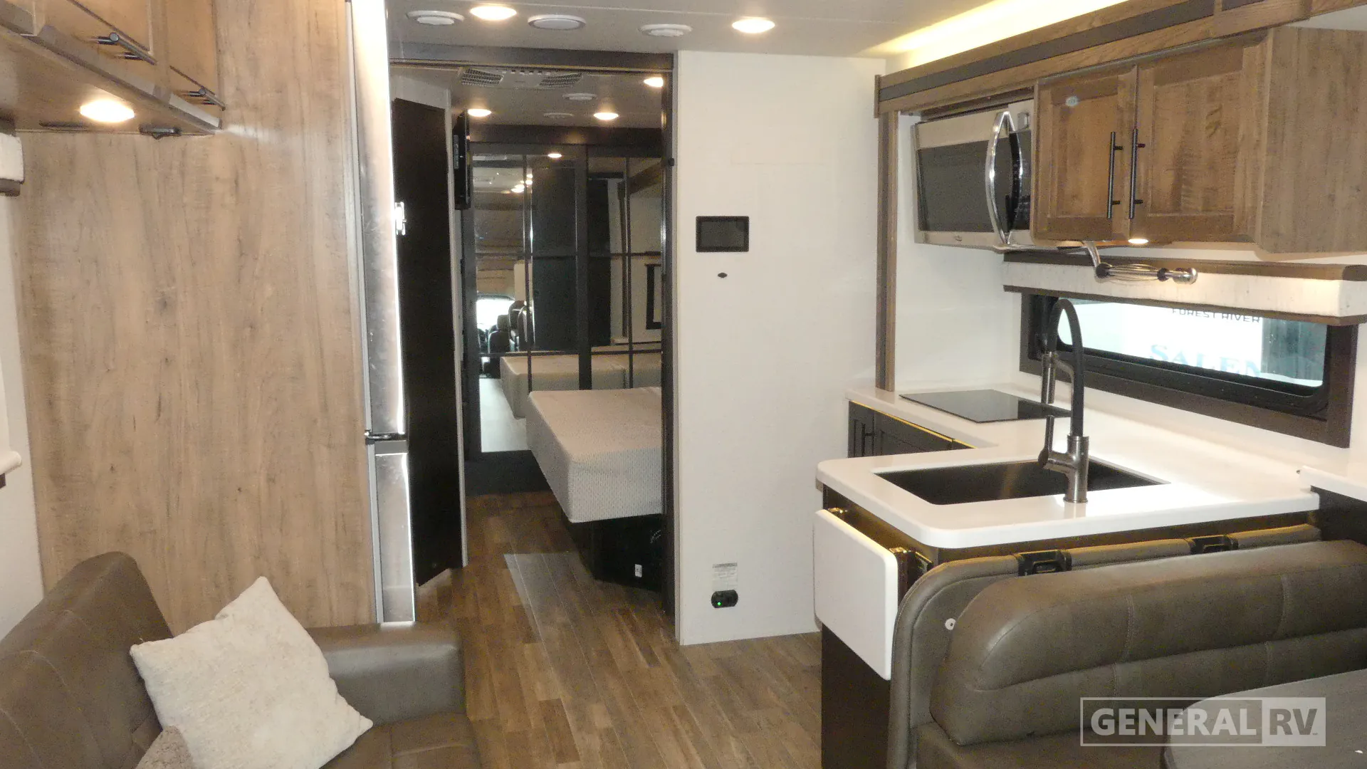 2023 Jayco Seneca XT 32U - Photo 3