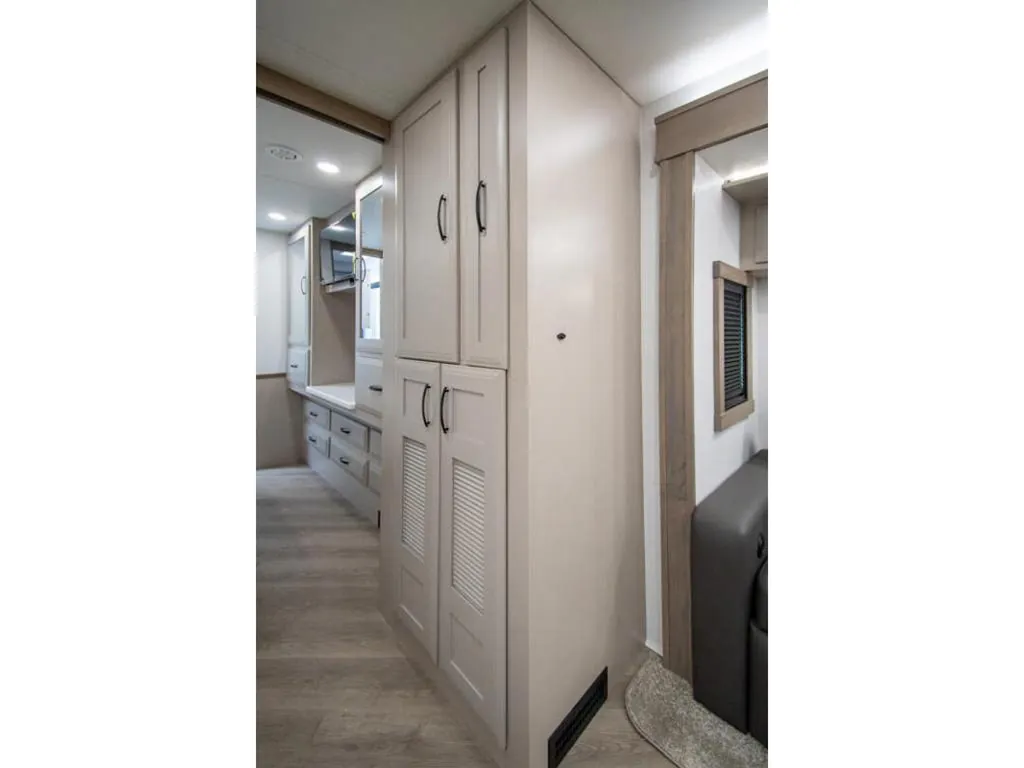2027 Entegra Coach Emblem 36U, Photos photo 26