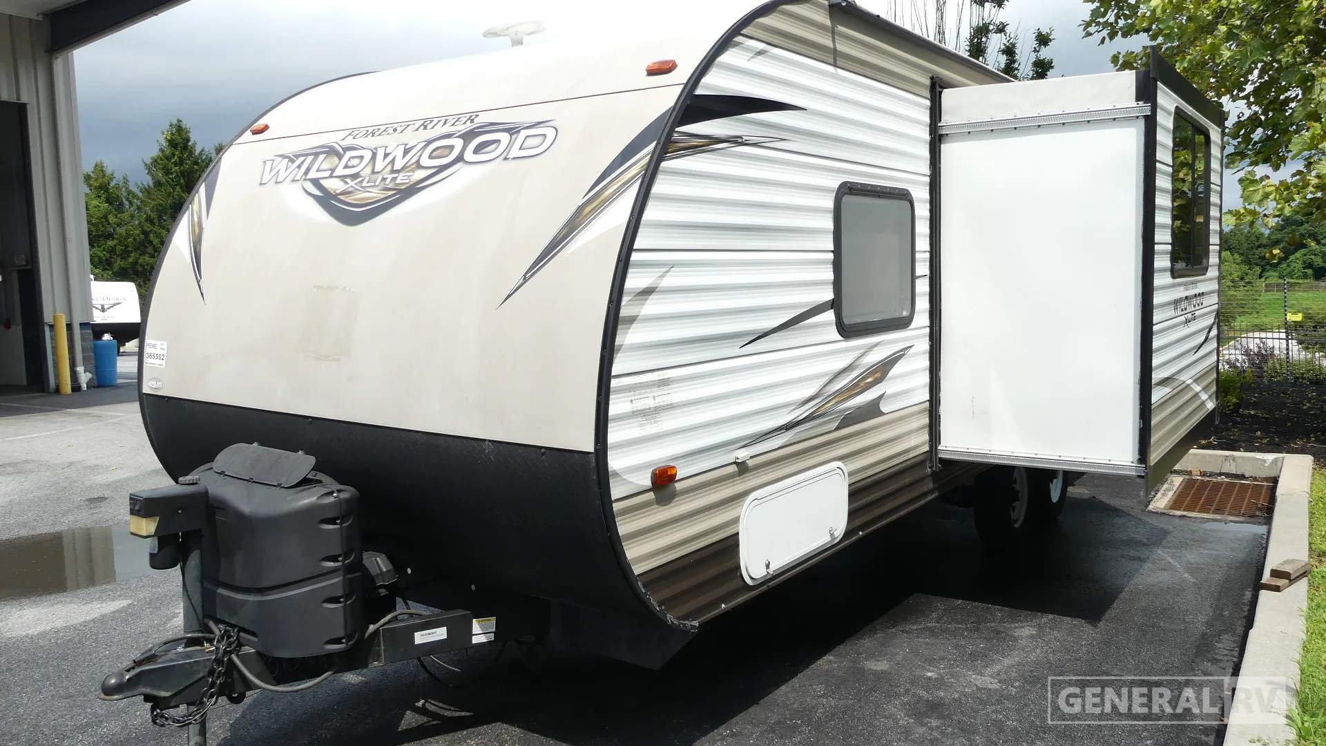 2018 Forest River Wildwood X-Lite 233RBXL — Photo 7
