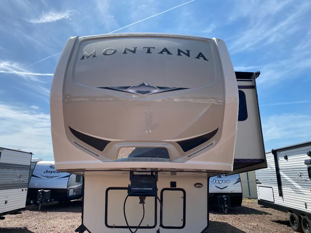 2018 Keystone Montana 3121RL - Photo 4