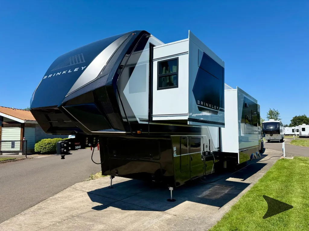 2026 Brinkley Model G 4100, Photos photo 6