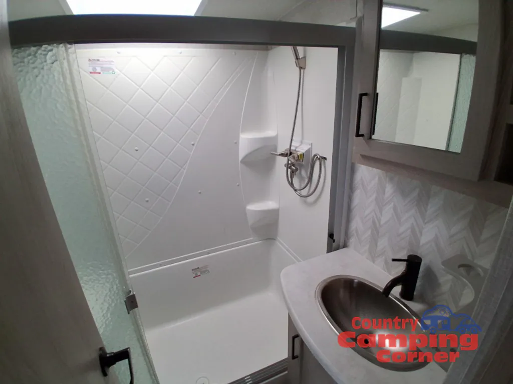 2022 Forest River Rockwood Signature Ultra Lite 8288SB, Photos photo 29