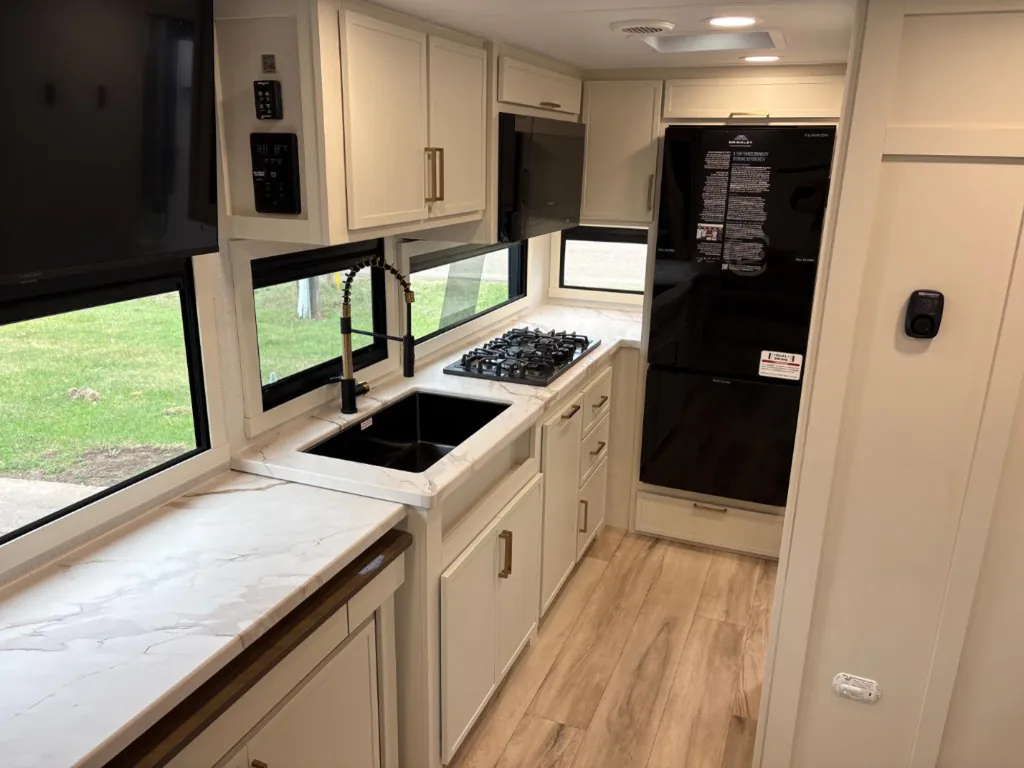 2026 Brinkley Model Ix 20X, Photos photo 13