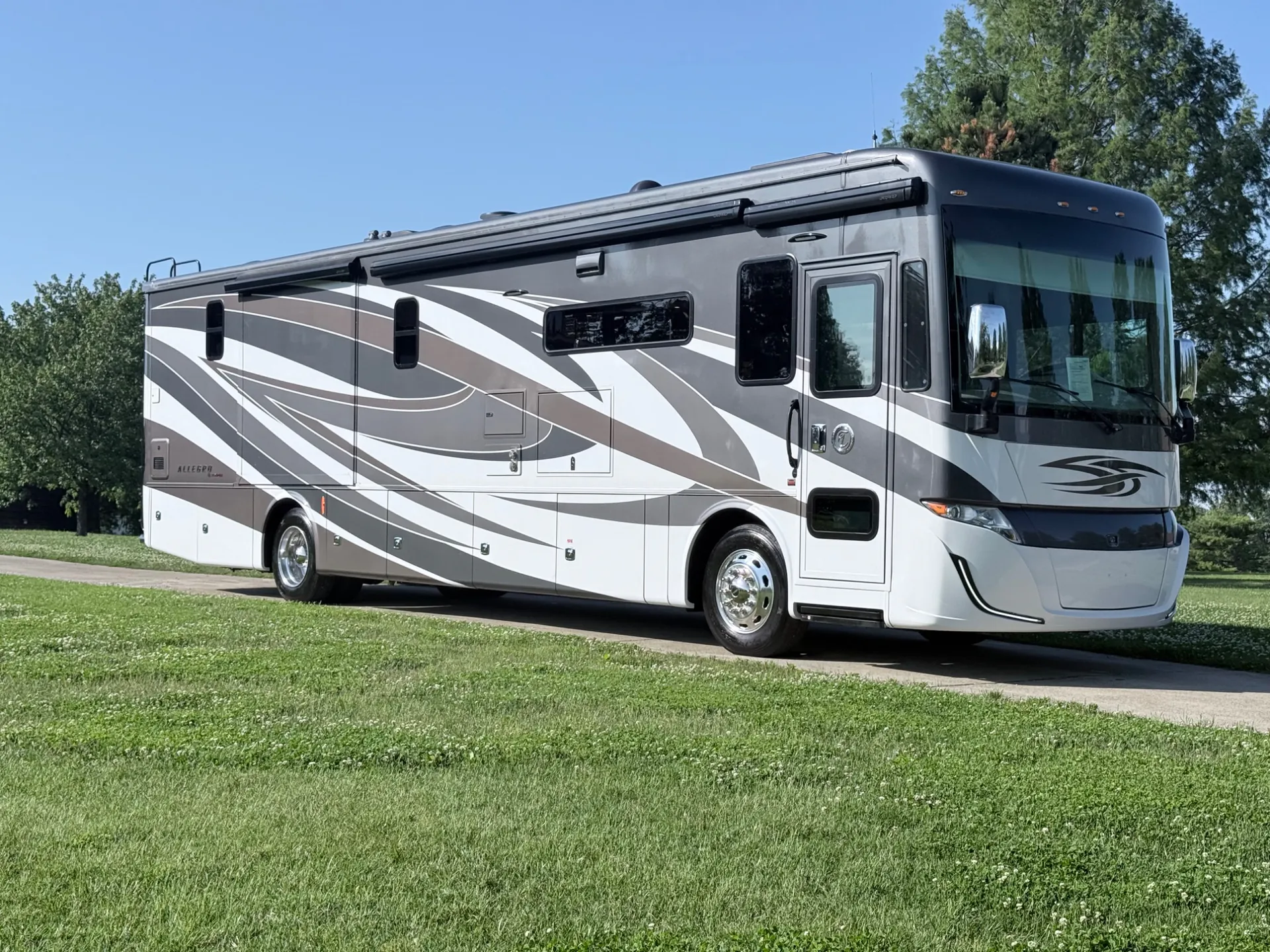 2021 Tiffin Allegro Red 340 38 LL - Photo 2