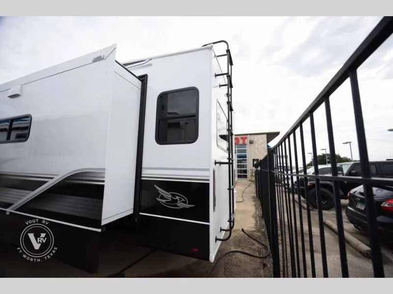 2026 Jayco Eagle 355MBQS - Photo 4