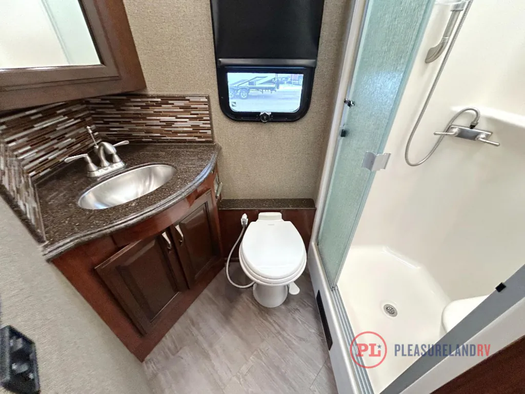 2018 Fleetwood Pace Arrow LXE 38N, Photos photo 16