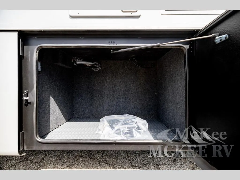 2027 Dynamax Corp Europa S 37CA - Photo 3