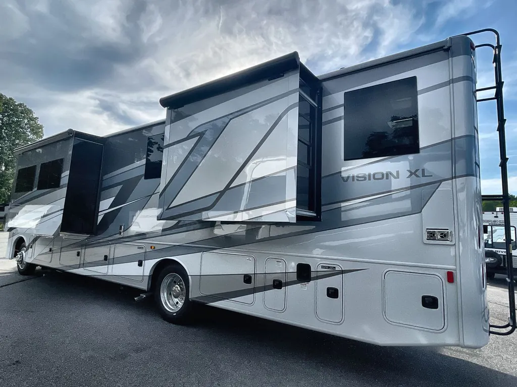 2027 Entegra Coach Vision XL 36C, Photos photo 8