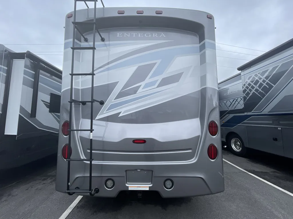 2026 Entegra Coach Vision XL 36C, Photos photo 8