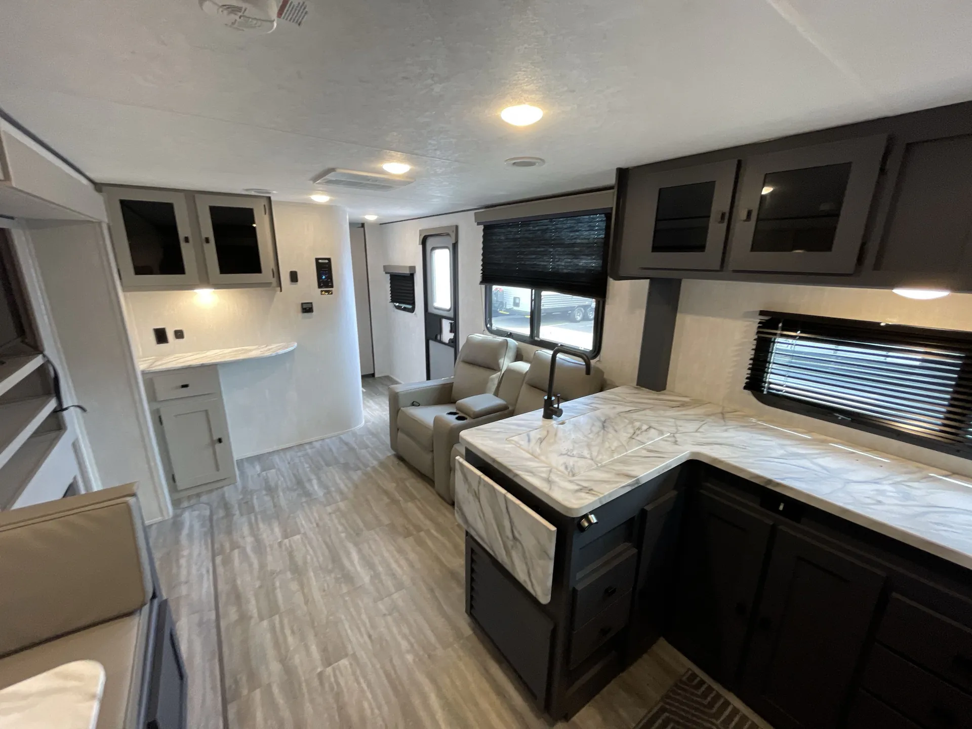 2024 Coachmen Apex Ultra-Lite 264RKS - Photo 4