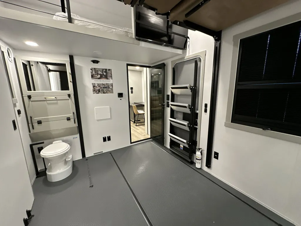 2026 Brinkley Model G 4150, Photos photo 28