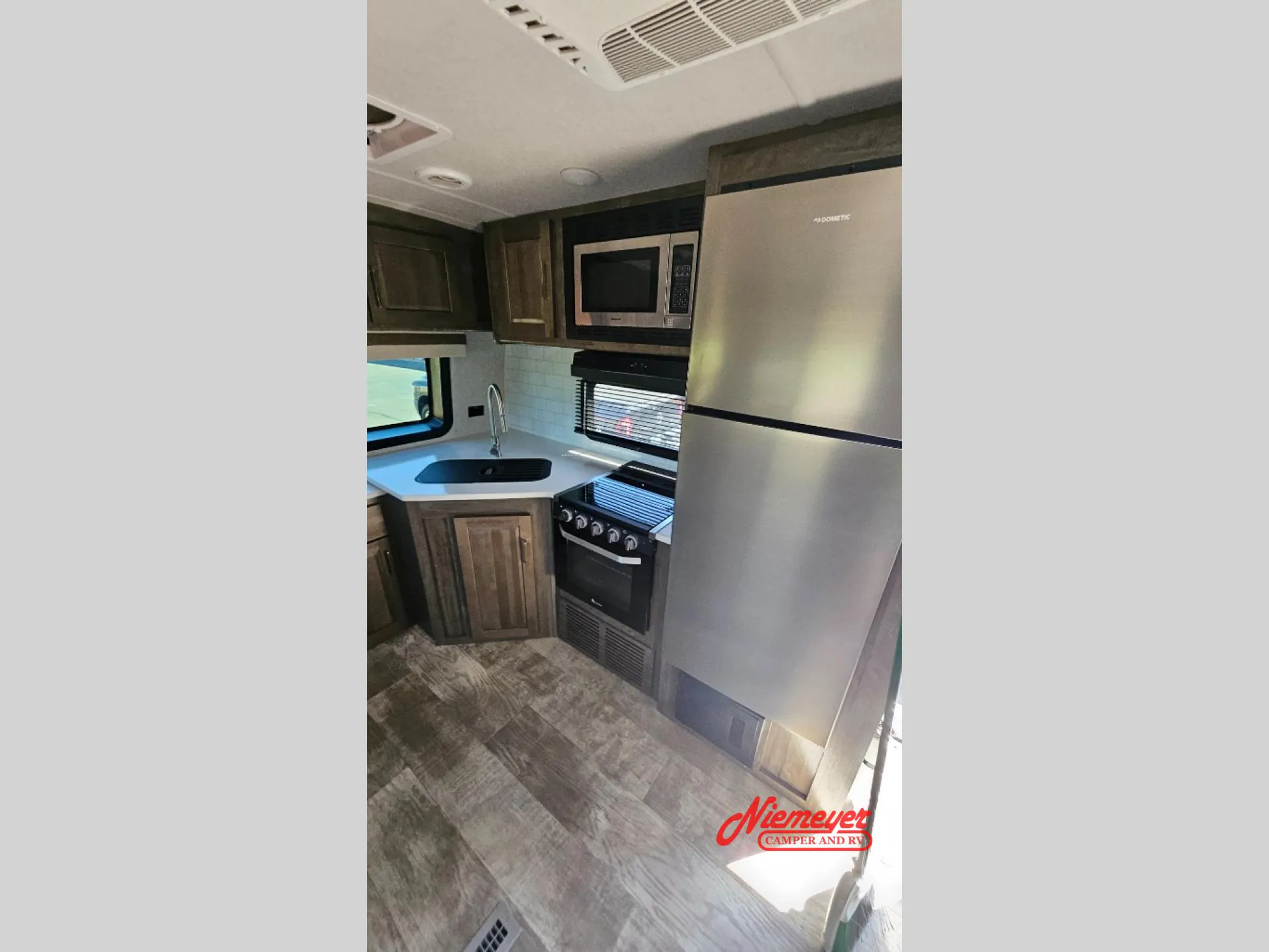 2022 Forest River Rockwood Ultra Lite 2608BS — Photo 6