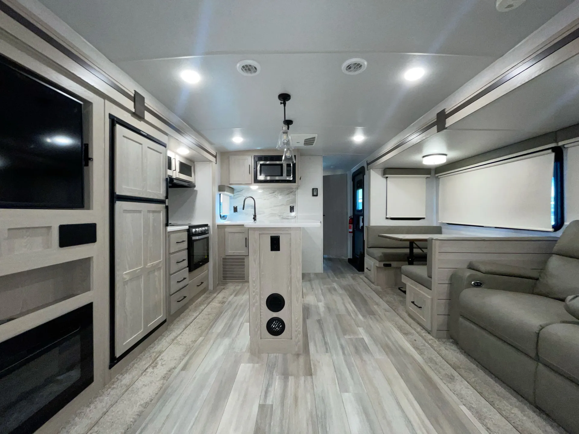 2021 Forest River Rockwood Ultra Lite 2906BS — living area main