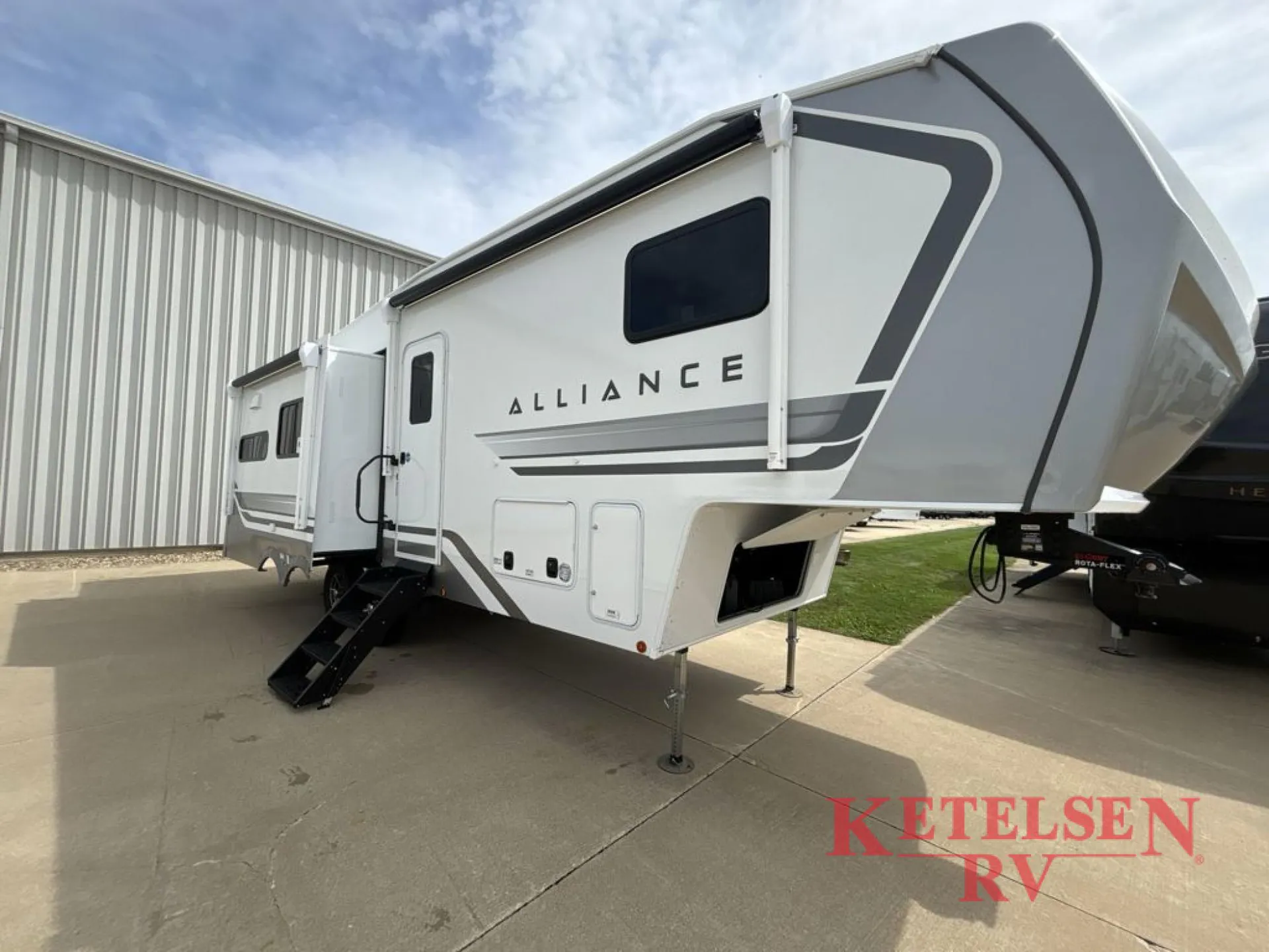 2027 Alliance RV Avenue All-Access 27RK - Photo 2