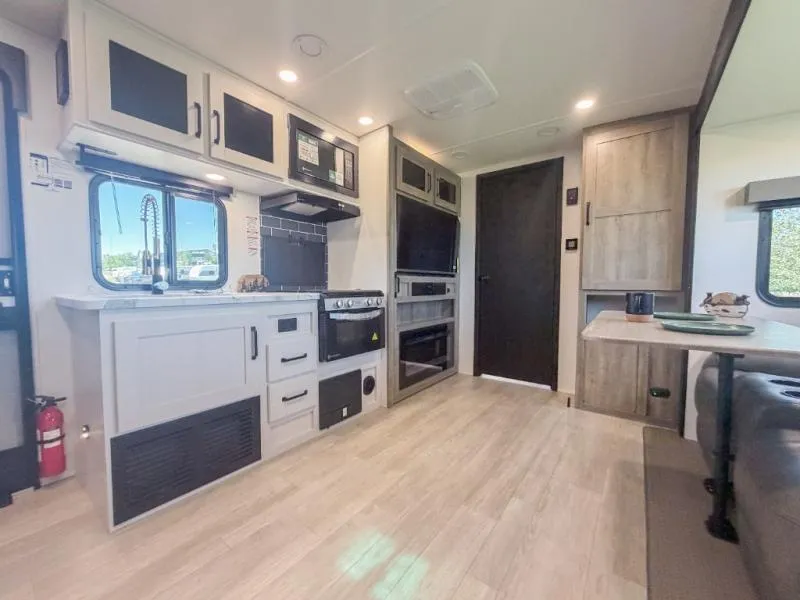2027 Forest River Solaire 2420RBS - Photo 4