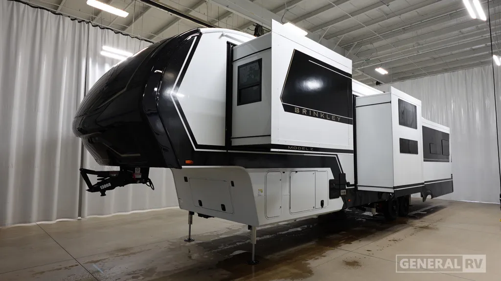 2026 Brinkley Model Z 3610, Photos photo 5