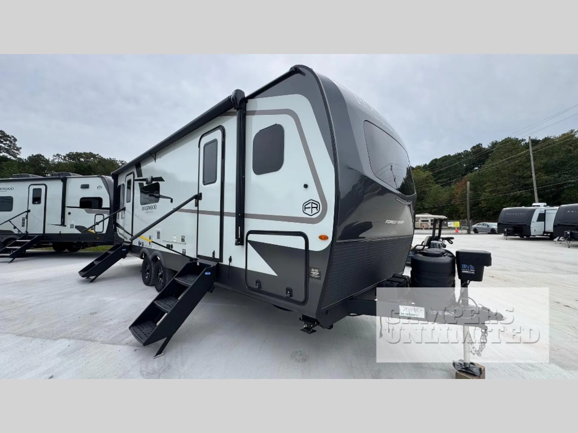 2027 Forest River Rockwood Ultra Lite 2618RD — Photo 7