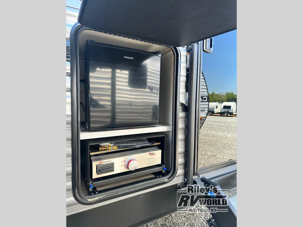 2026 Coachmen Catalina Legacy Edition 273DBHCK, Photos photo 9