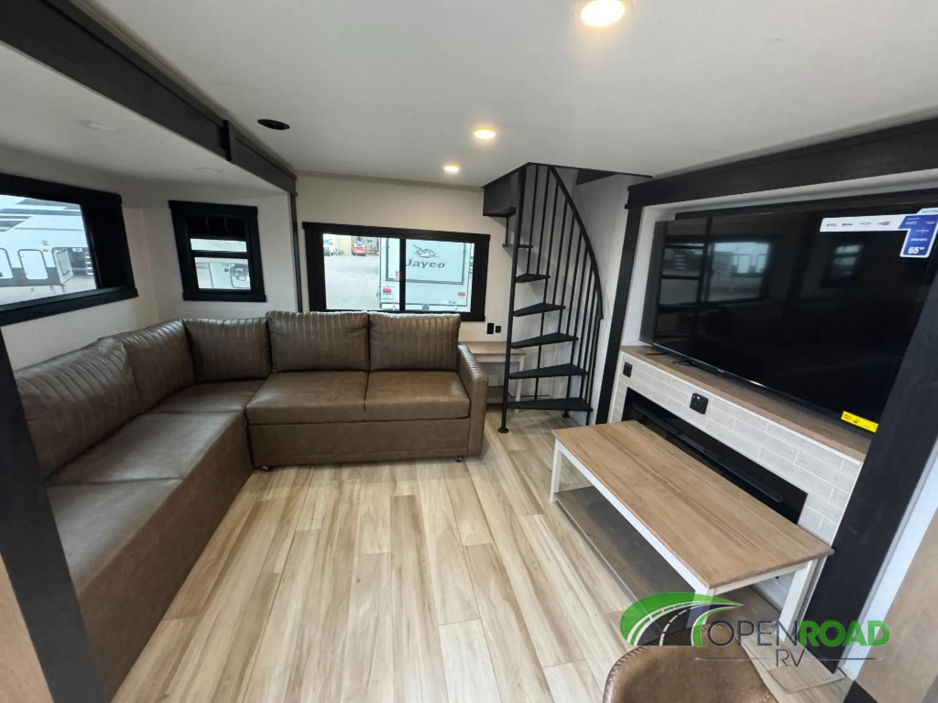 2027 Forest River Wildwood Heritage Glen ROOST43 — Photo 5
