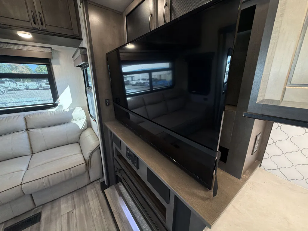 2022 Forest River Cedar Creek Champagne Edition 38EL, Photos photo 14