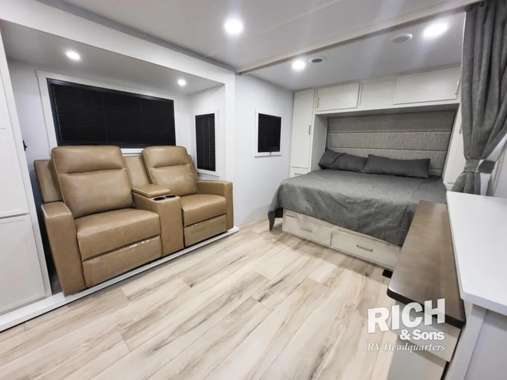 2026 Brinkley Model Ix 23X, Photos photo 5