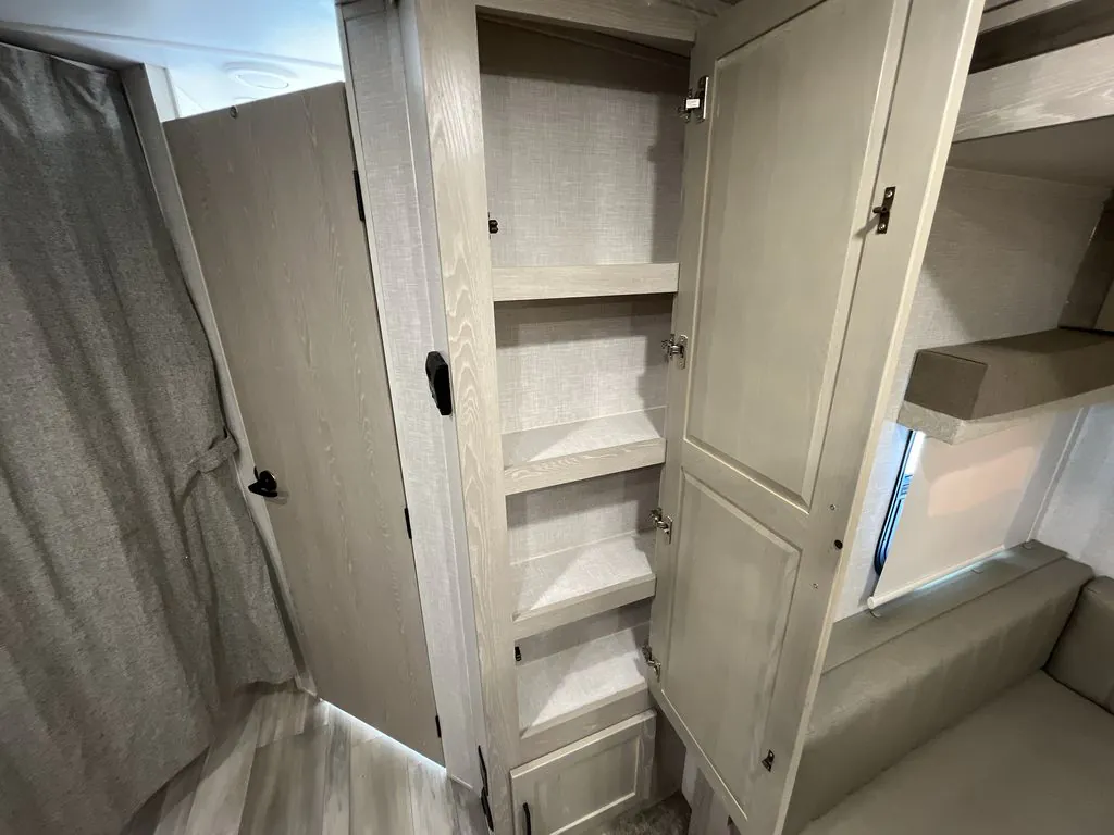 2022 Forest River Flagstaff Micro Lite 25BRDS, Photos photo 13