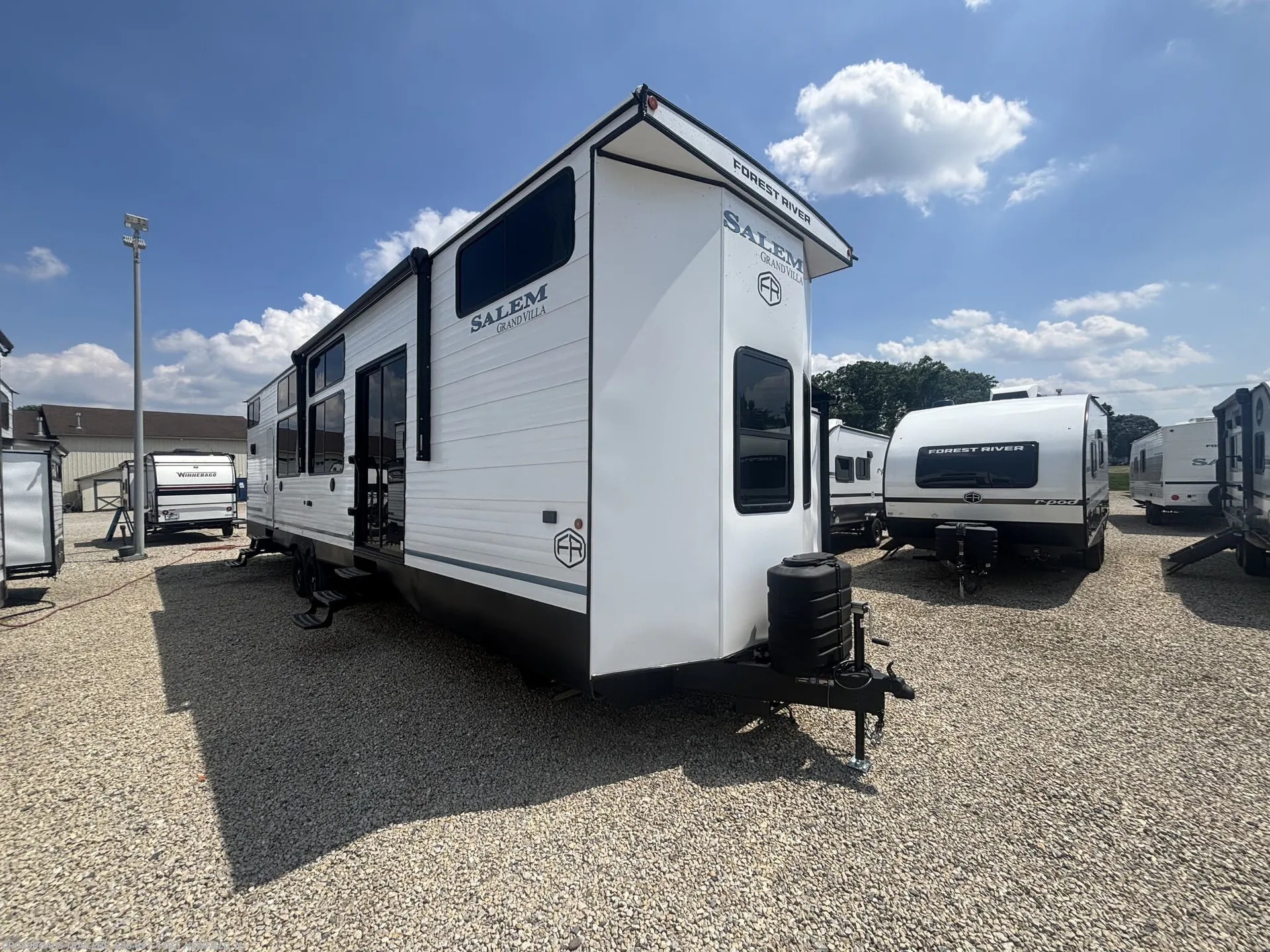 2018 Forest River Wildwood DLX 39FDEN - Photo 3