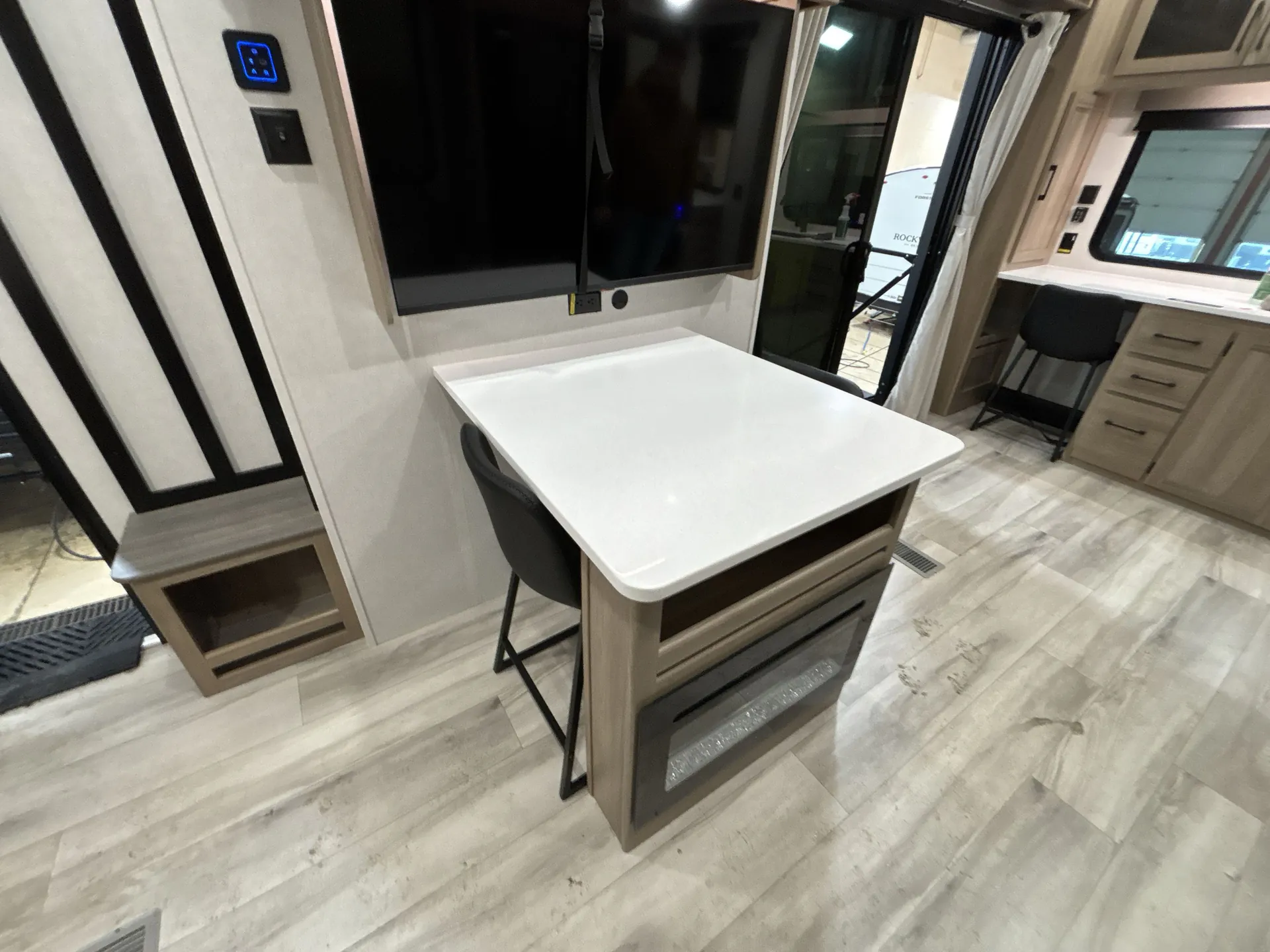 2026 Keystone Coleman Legacy 2800SUNDECK - Photo 4