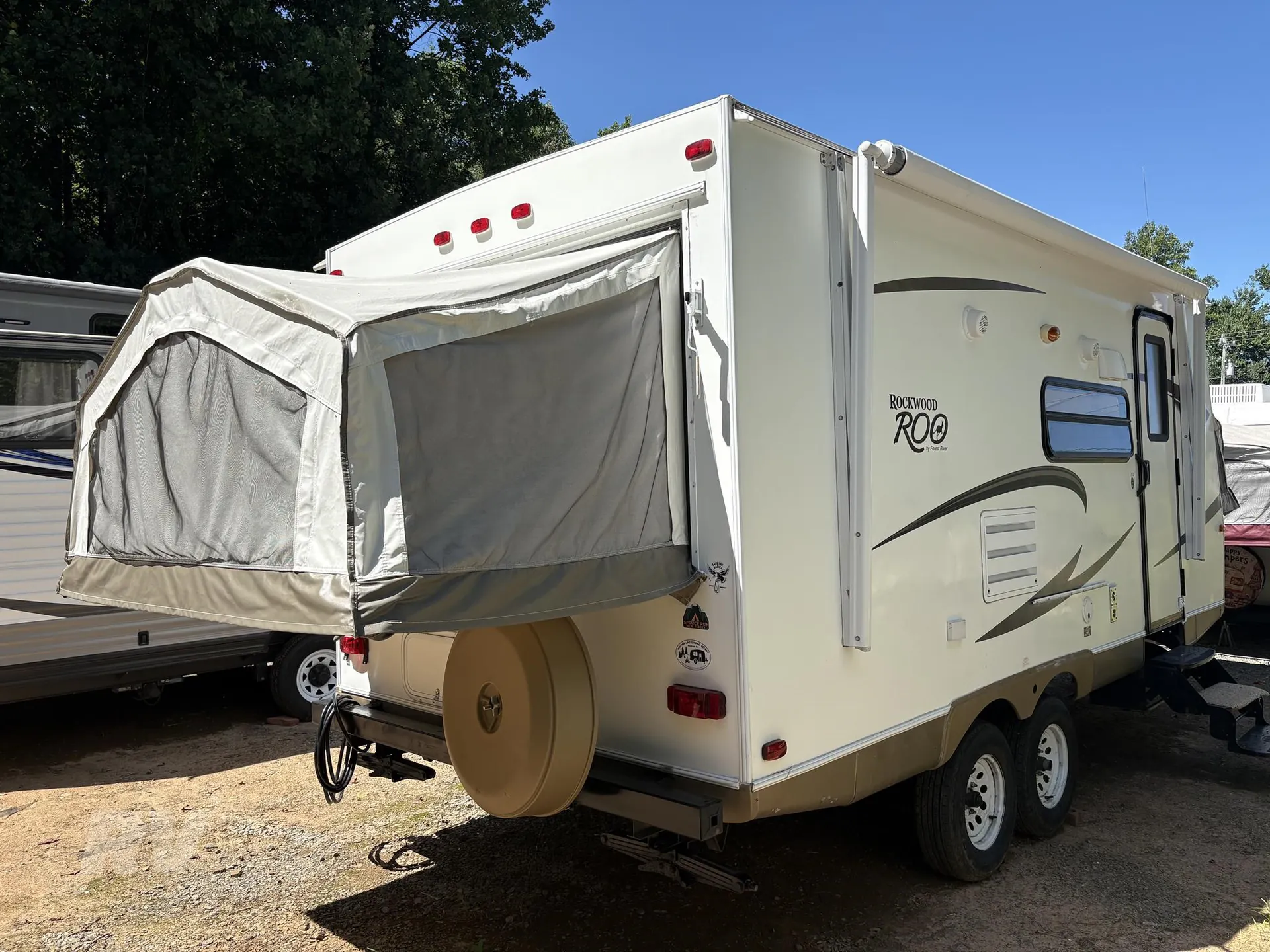 2011 Forest River Rockwood Roo 21SS - Photo 4