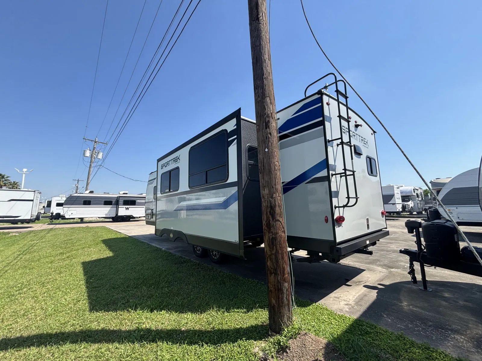 2022 Venture RV SPORTTREK 291VRK Travel Trailer - Photo 3