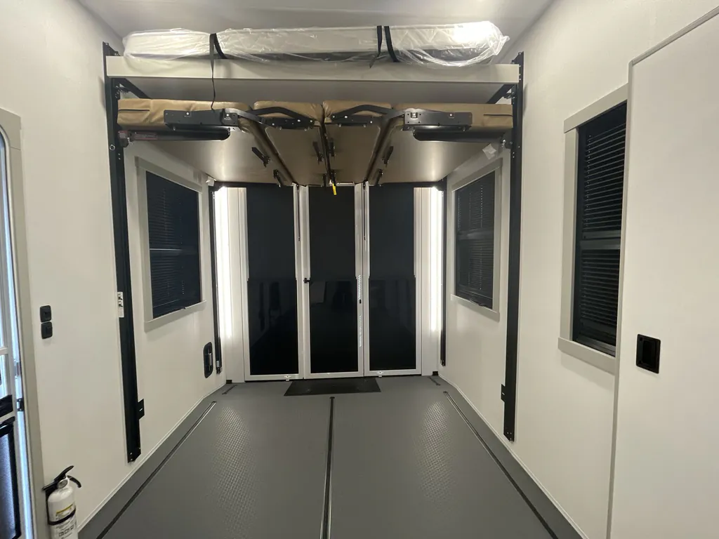 2026 Brinkley Model G 3950, Photos photo 27