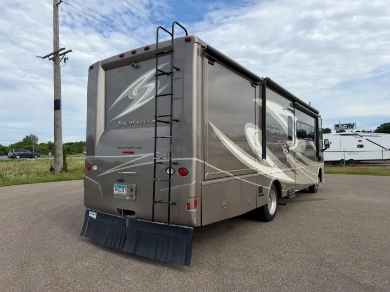 2017 Winnebago Sightseer 33C - Photo 4