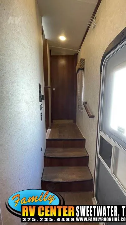 2015 Forest River Wildcat 333MK, Photos photo 15