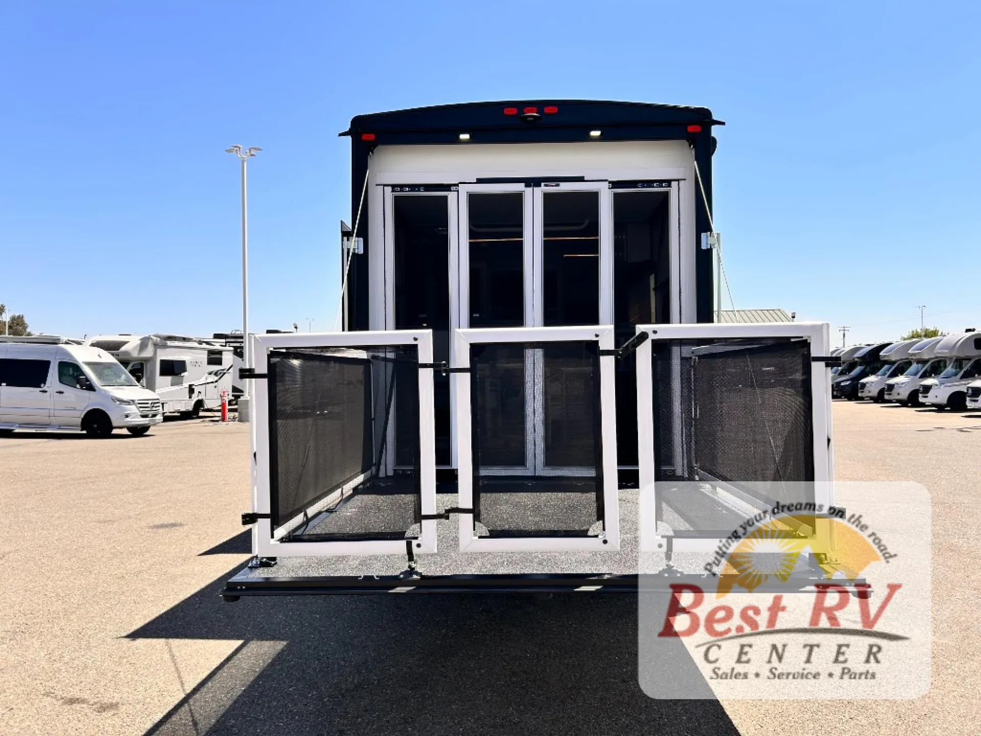 2027 Forest River Vengeance Rogue Armored 26L140 - Photo 4