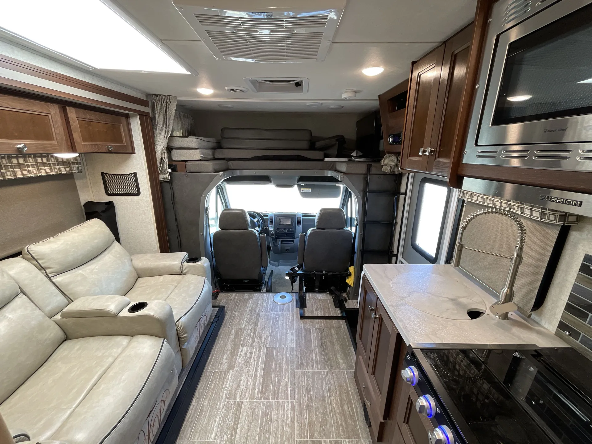 2019 Forest River Sunseeker MBS 2400R — living area main