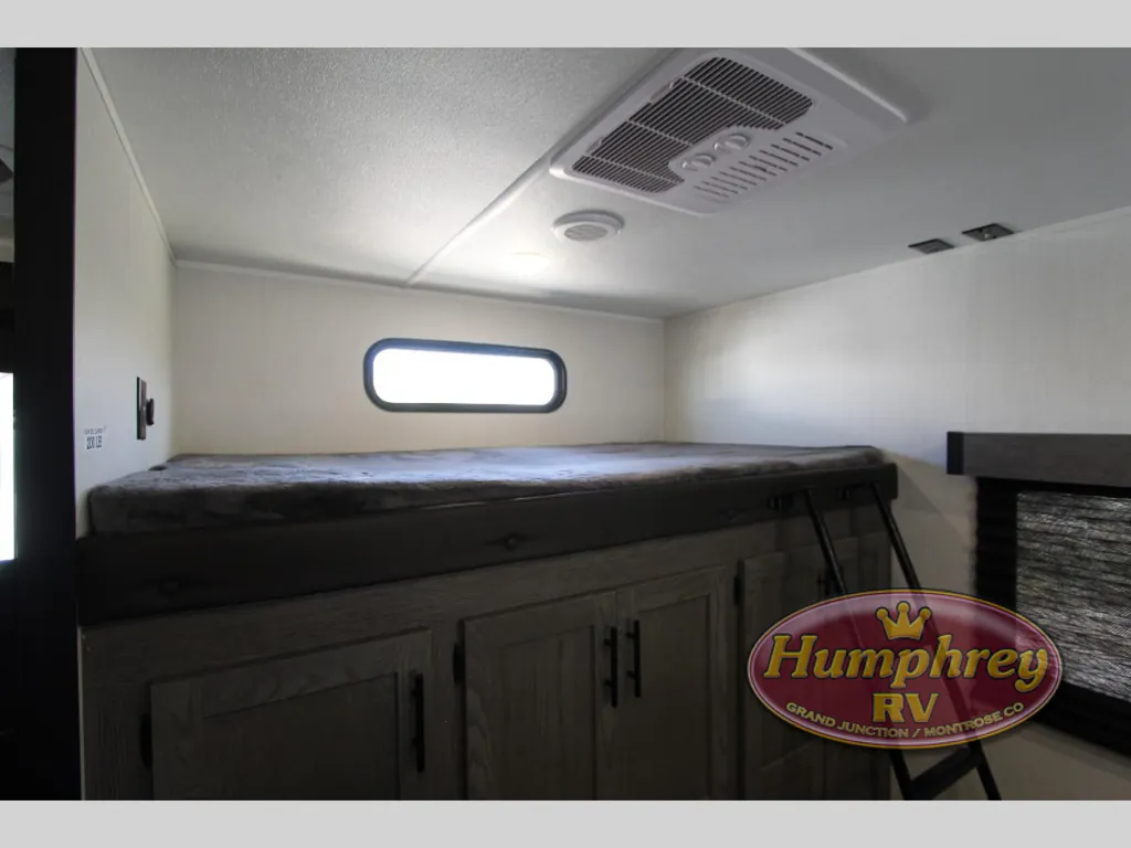2026 Forest River Cherokee Alpha Wolf 33BH, Photos photo 25