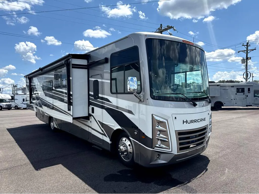2027 Thor Motor Coach Hurricane 35A - Photo 2