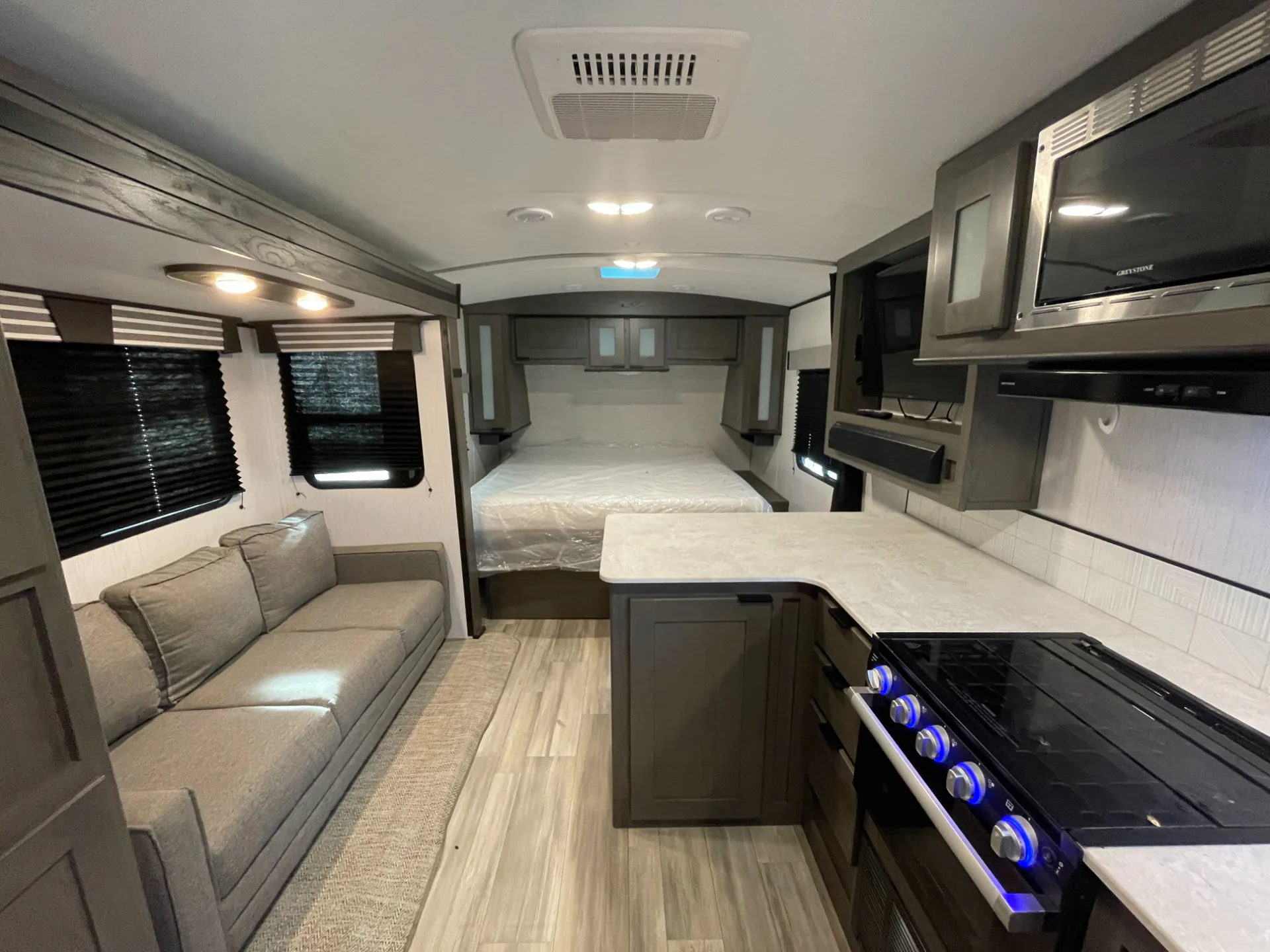 2022 Cruiser RV MPG 2100RB - Photo 2
