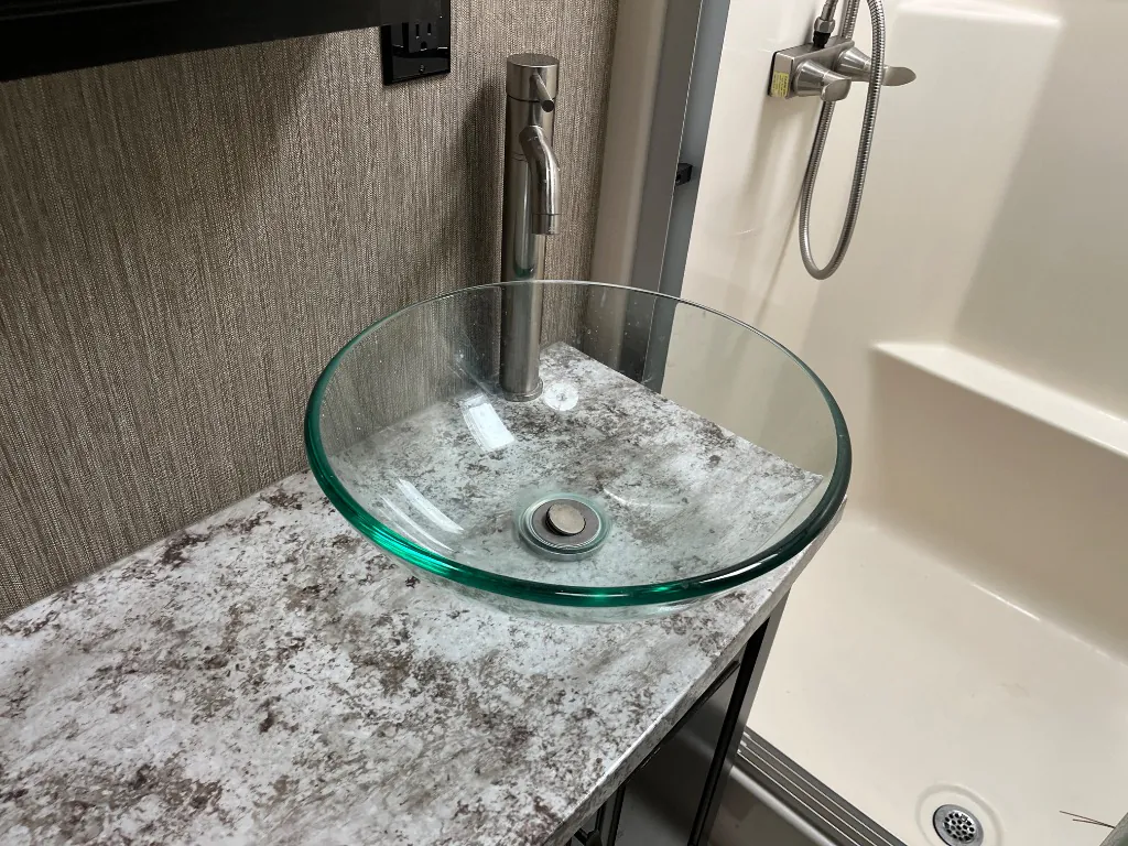 2018 Grand Design Momentum 376TH, Photos photo 33