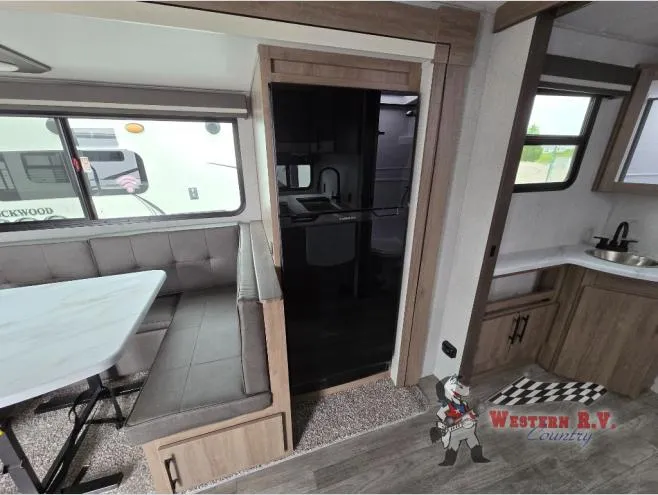 2023 Grand Design Imagine 2500RL - Photo 3