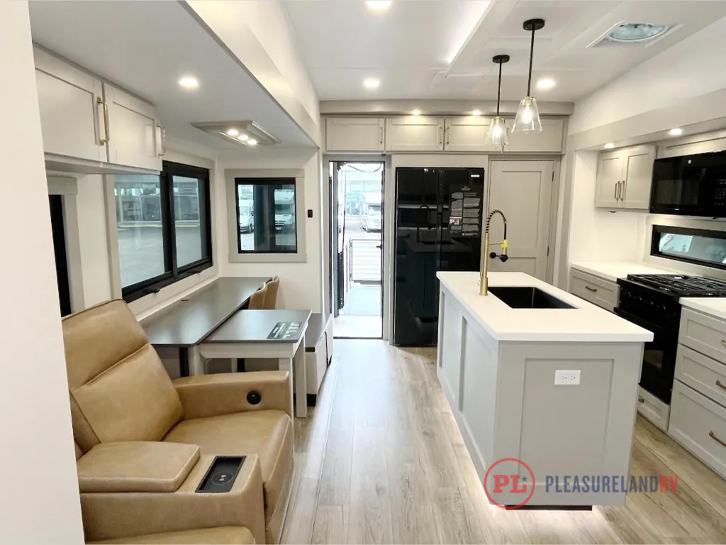 2026 Brinkley Model Z 3420, Photos photo 9