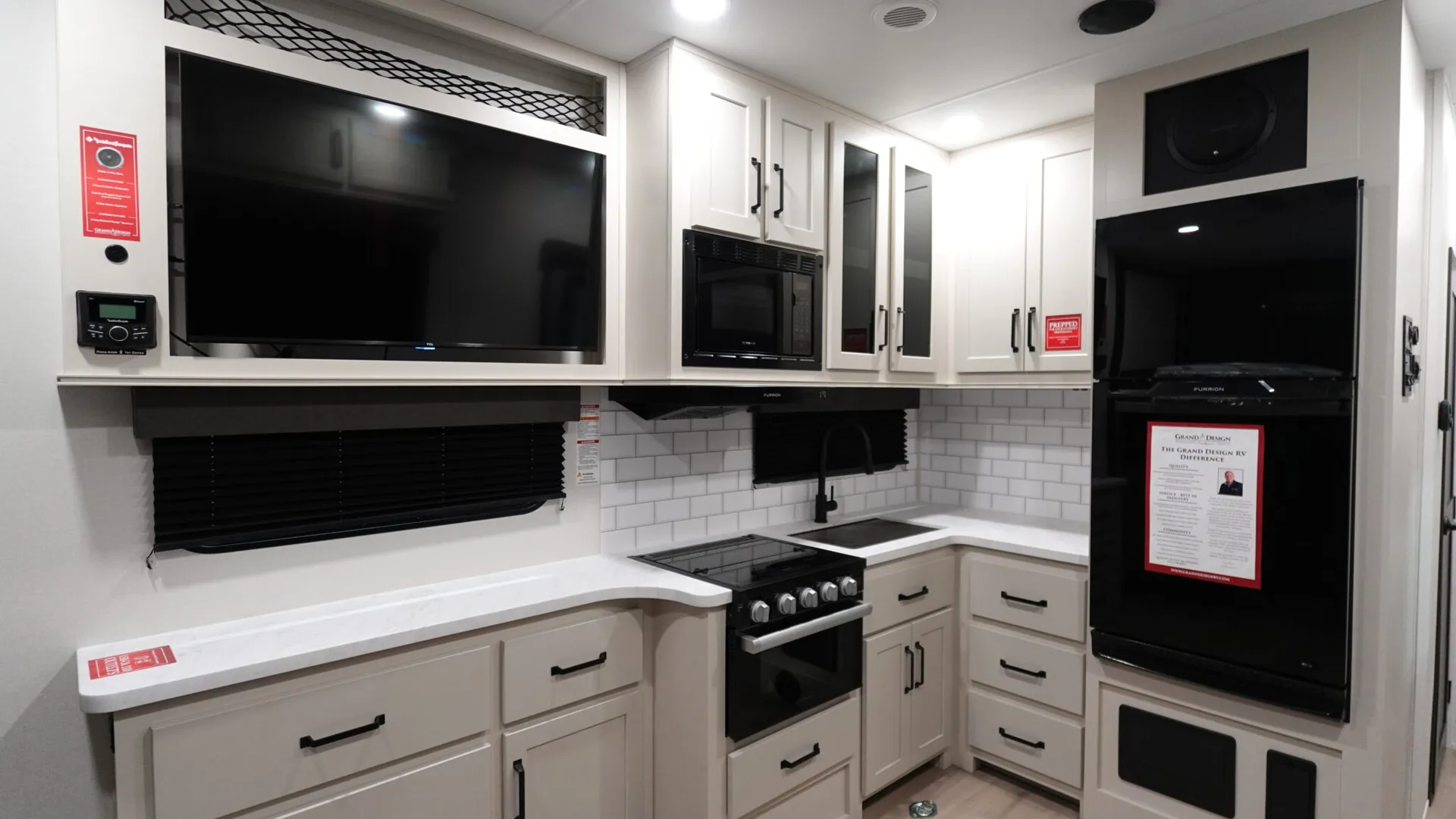 2026 Grand Design Momentum G-Class 320G - Photo 2