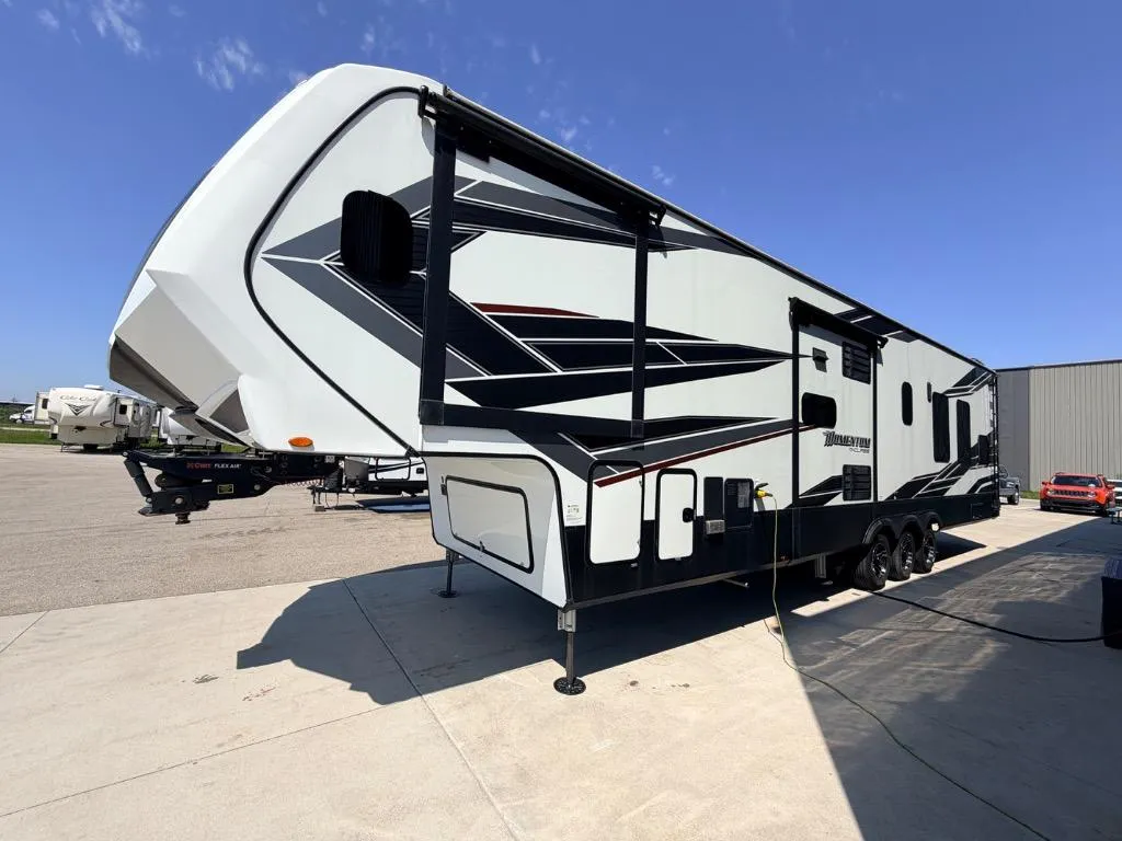 2021 Grand Design Momentum 381M - Photo 3