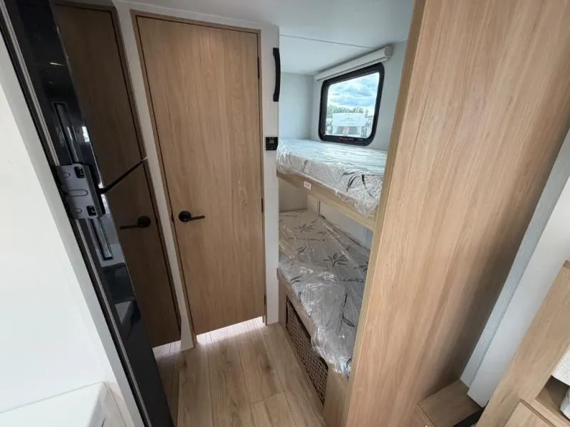 2027 Winnebago Micro Minnie 2200FBH - Photo 3