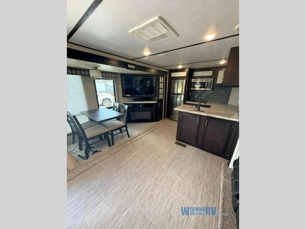 2019 Prime Time LaCrosse 3311RK, Photos photo 6