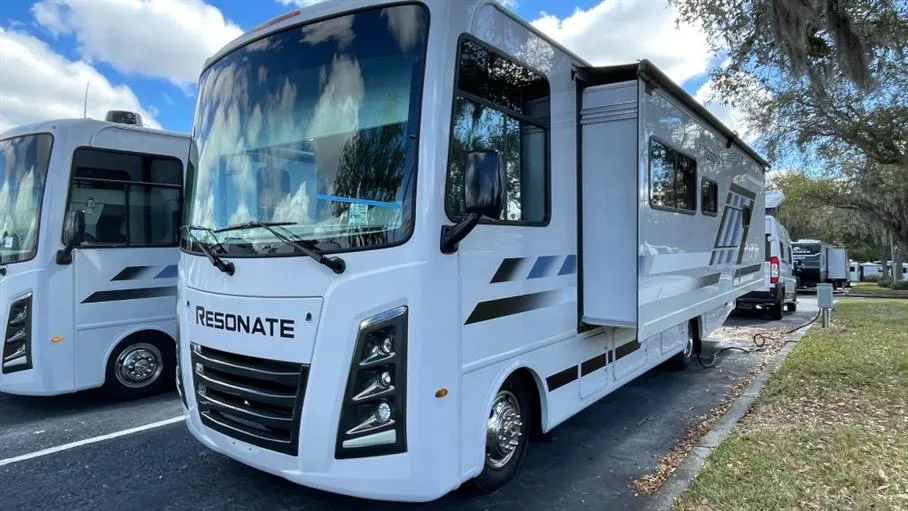 2026 Thor Motor Coach Resonate 29D - Photo 4