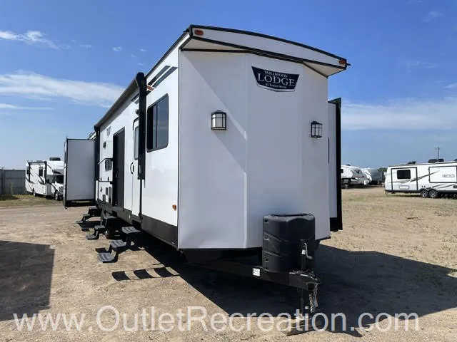 2021 Forest River Wildwood Lodge 42QBQ - Photo 2