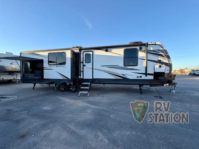 2022 Keystone Outback 330RL - Photo 3