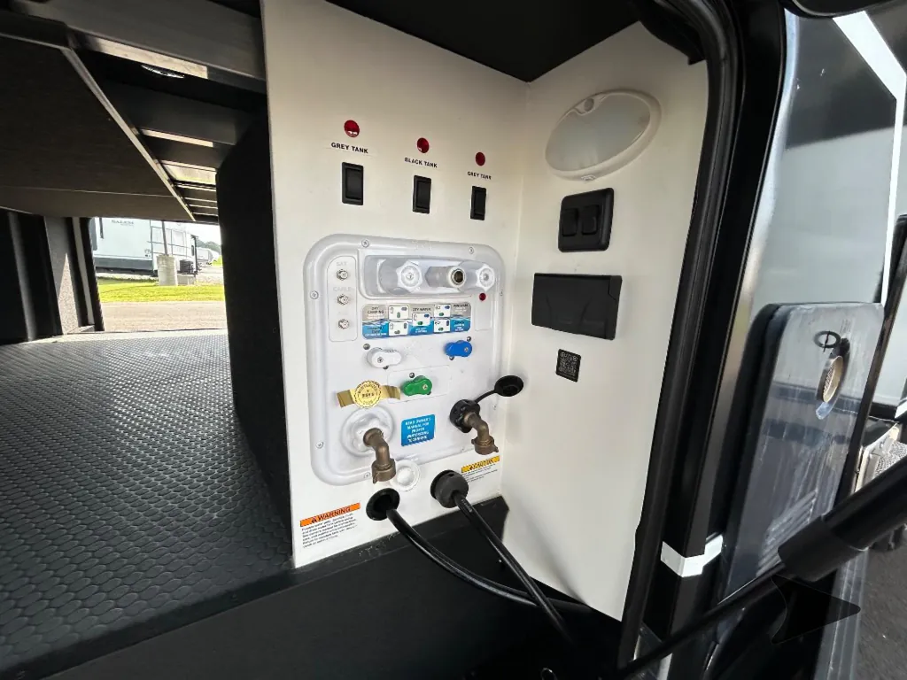 2025 Brinkley Model G 3250, Photos photo 12