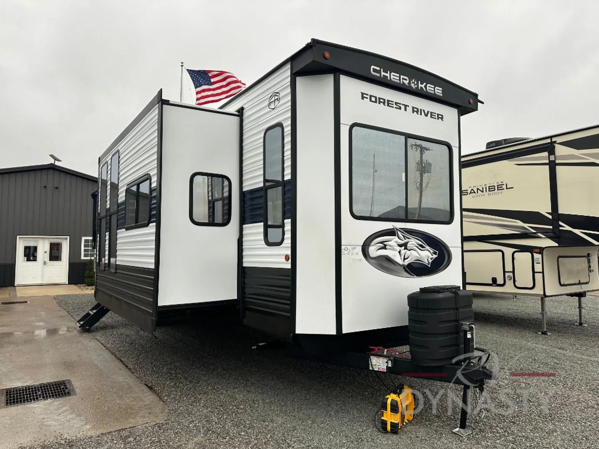 2025 Forest River Cherokee Timberwolf 39NA - Photo 2
